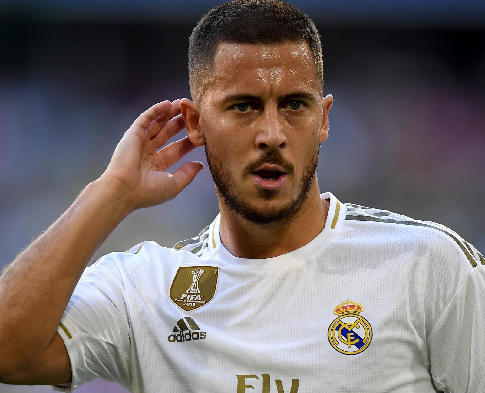 Eden Hazard tro lai tap luyen sau 3 thang hinh anh