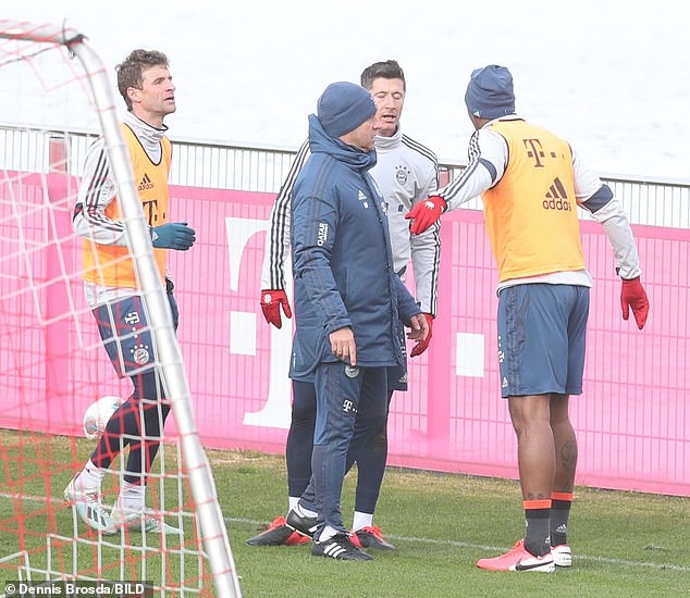 Sao Bayern danh nhau anh 3