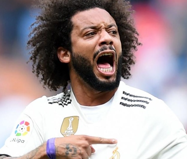 Marcelo sap bat kip ky luc cua Roberto Carlos hinh anh