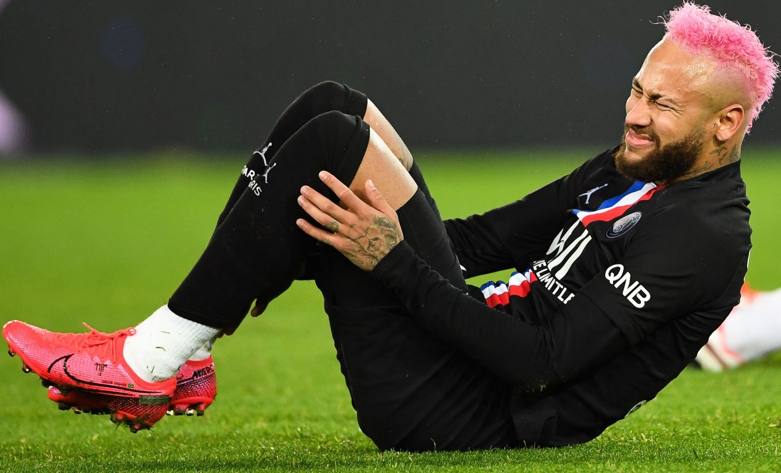 Neymar dinh chan thuong bi an sau tiec sinh nhat hinh anh