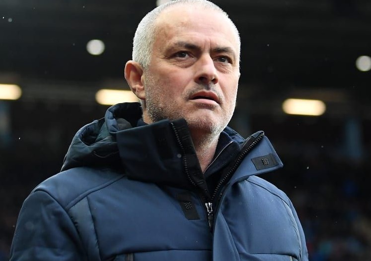 Mourinho da thua trong cuoc chien voi tuong lai hinh anh
