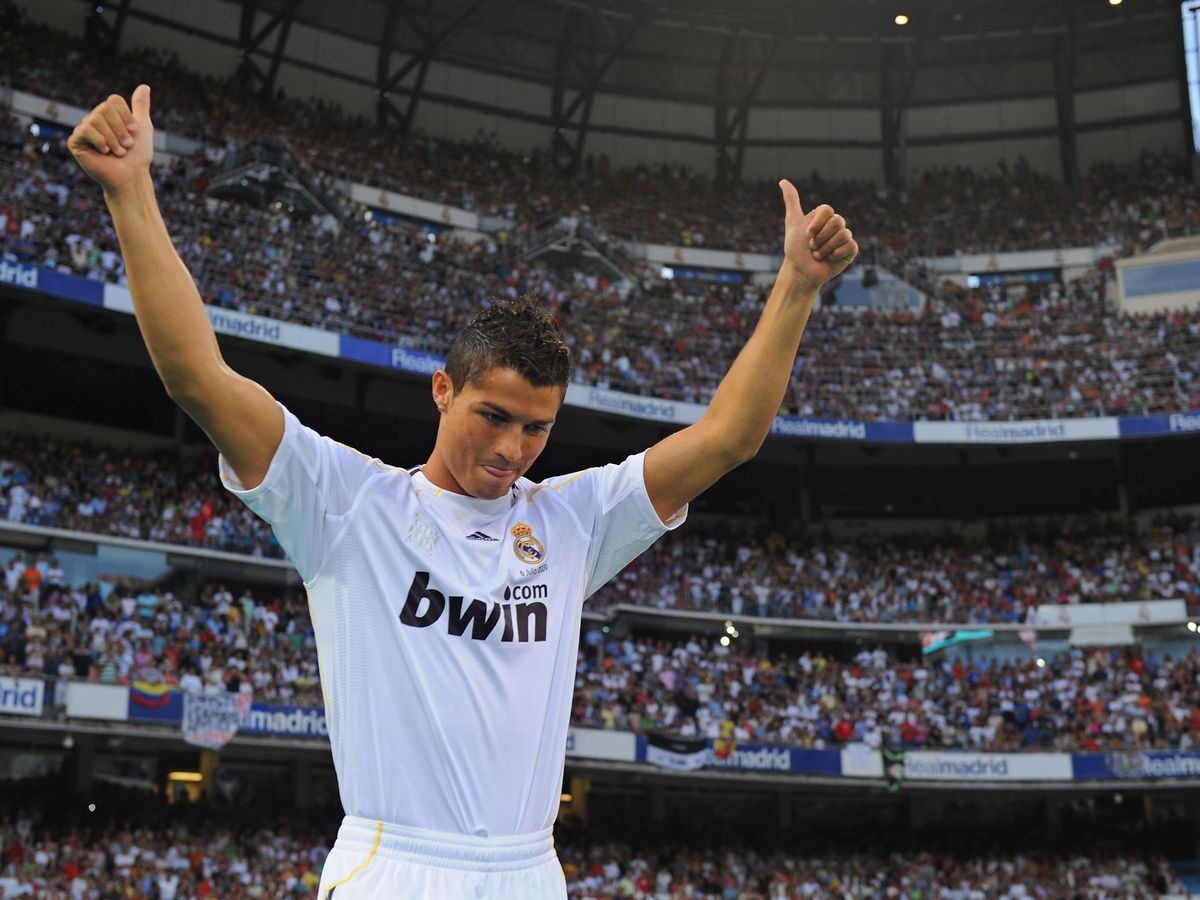 Cristiano Ronaldo anh 1