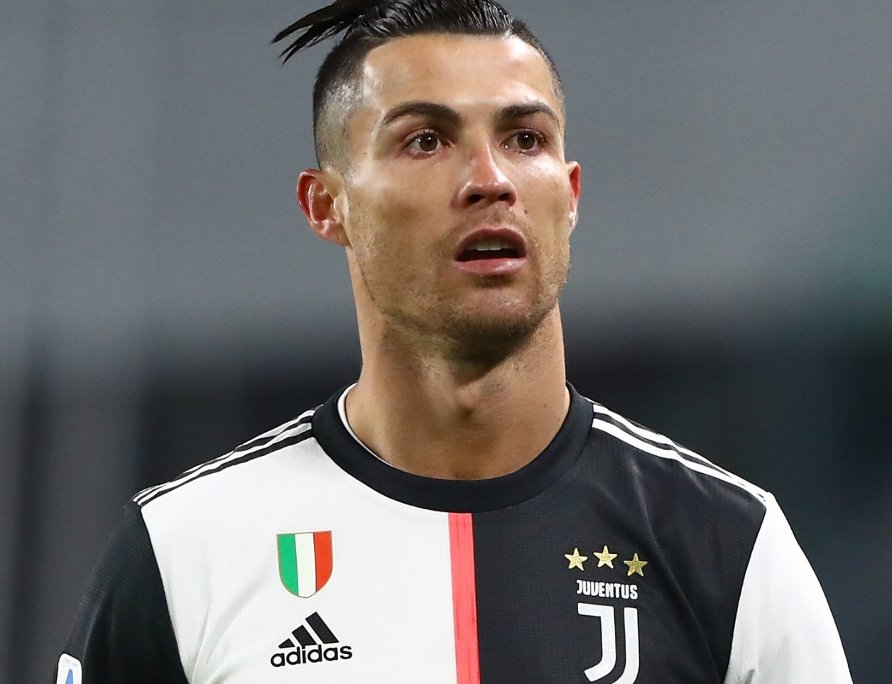 Tran Juve gap Inter bi hoan hinh anh