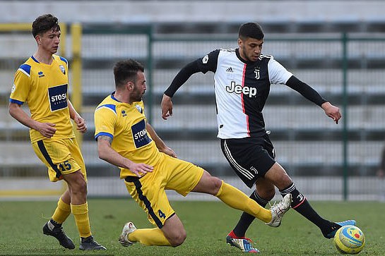 Juventus cach ly doi U23 truoc nguy co lay nhiem mua dich hinh anh