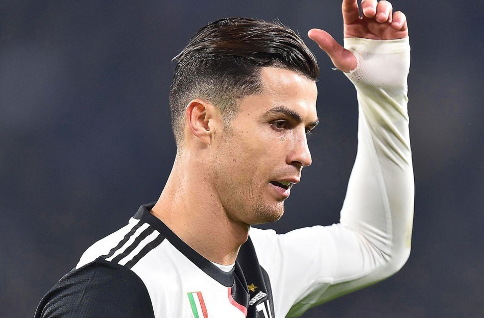 Ronaldo che trach cac dong doi o Juventus hinh anh