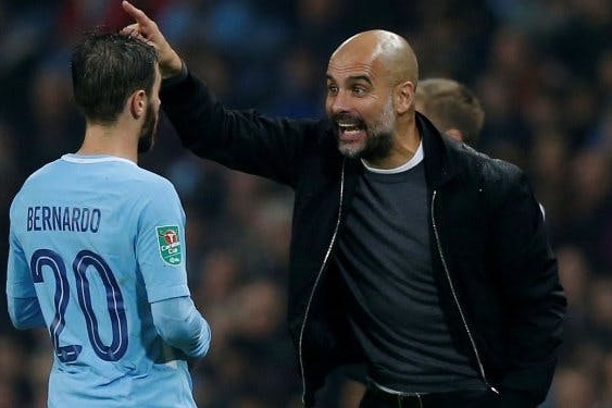 HLV Guardiola mau thuan voi hoc tro sau tran thua MU hinh anh