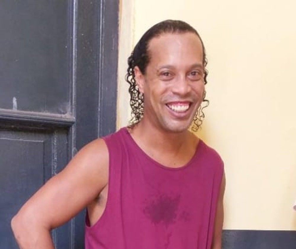 Ronaldinho cuoi tuoi trong nha tu Paraguay hinh anh