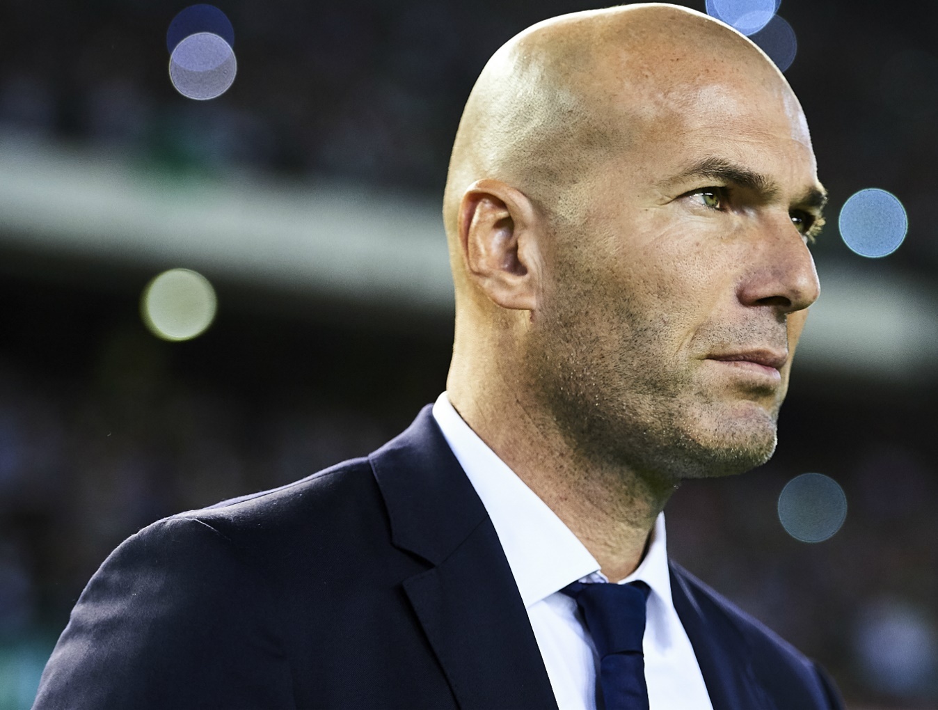 CDV Real gian du voi Zidane sau that bai hinh anh