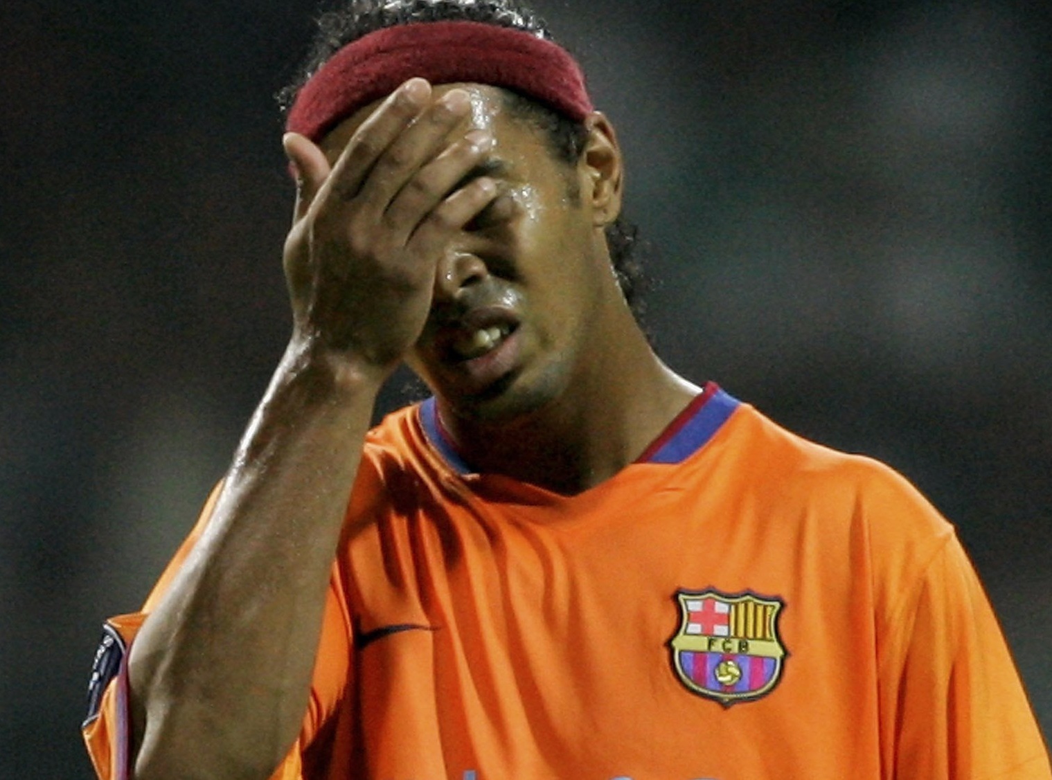 Ronaldinho dang tung tien den muc nao? hinh anh