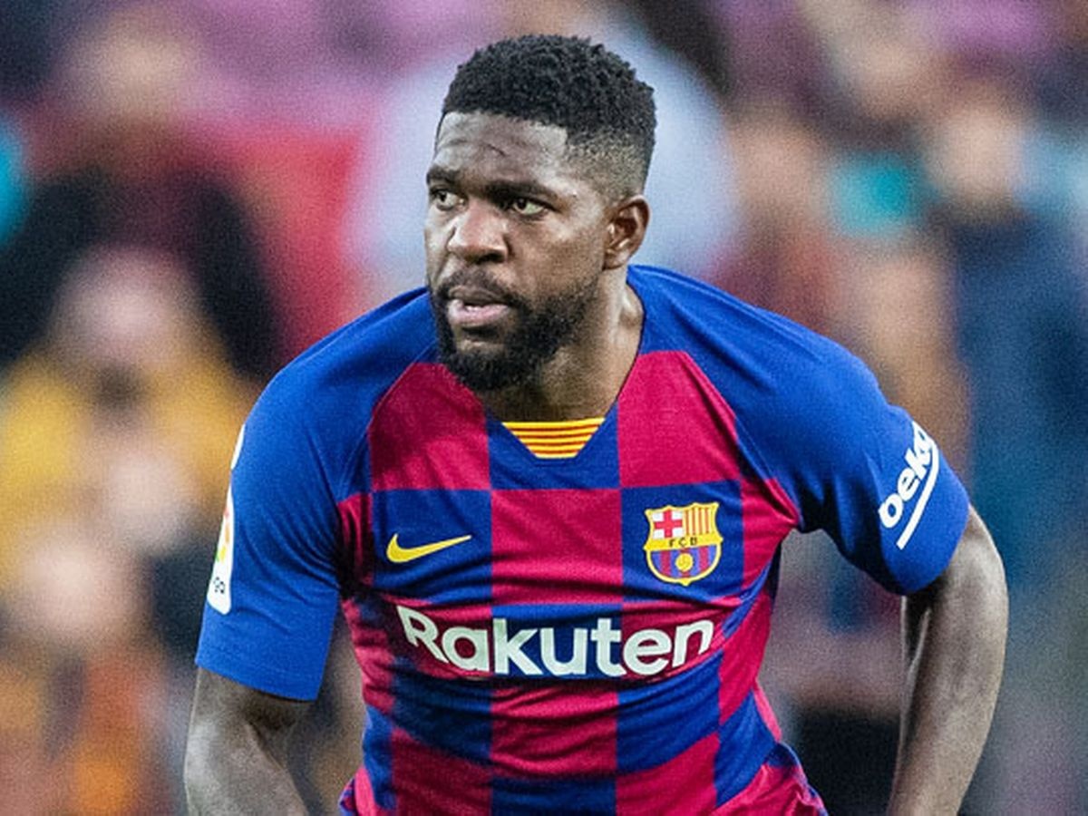 Sao Barca bi phat 37.000 USD vi dap pha nha cua hinh anh