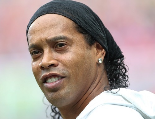 Ronaldinho va anh hao quang trong tu hinh anh
