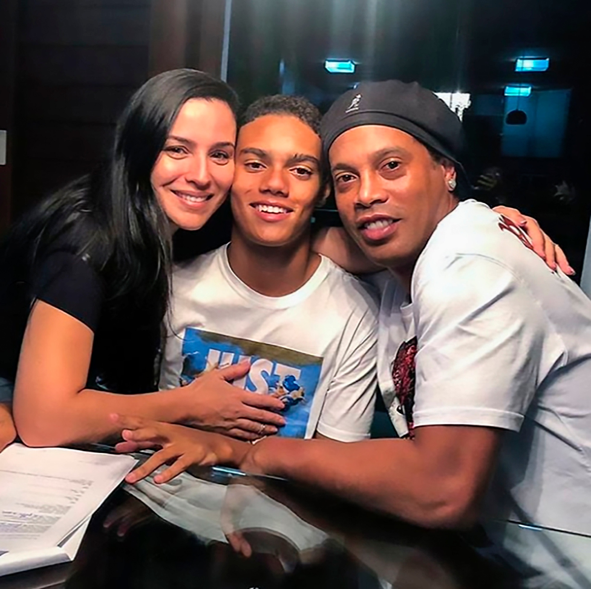 Con trai Ronaldinho anh 2