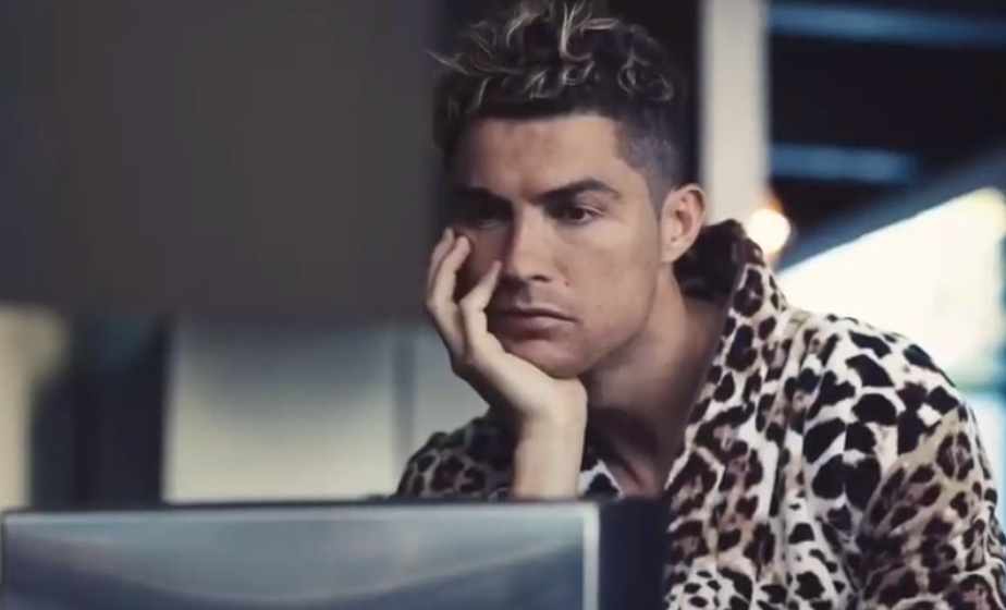 Nhung bo phim tai lieu kinh dien ve bong da hinh anh