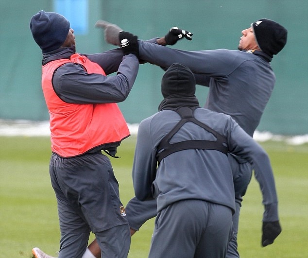 cau thu danh nhau anh 8