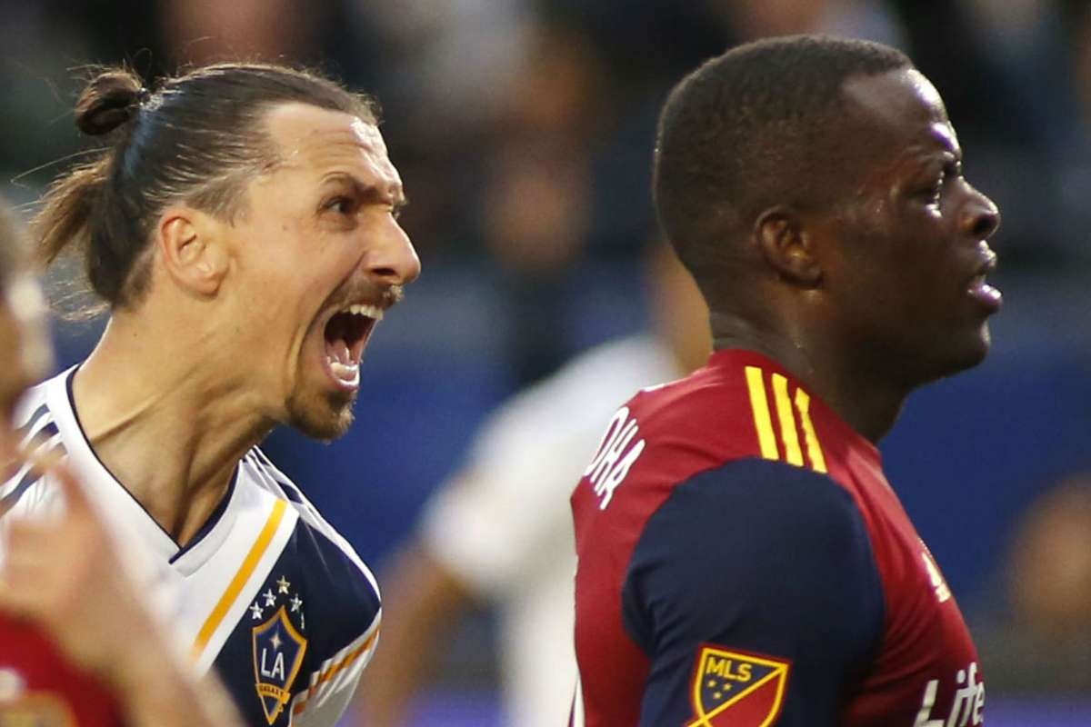 Nhung vu dong doi danh nhau noi tieng cua bong da hinh anh