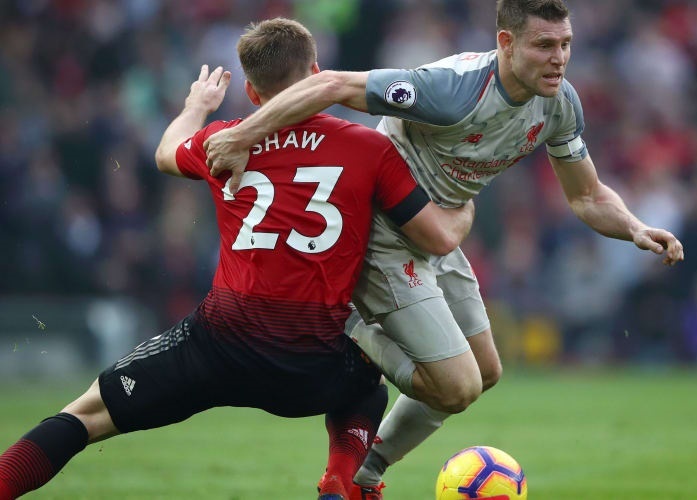 Sao MU muon huy mua giai de Liverpool khong the vo dich hinh anh