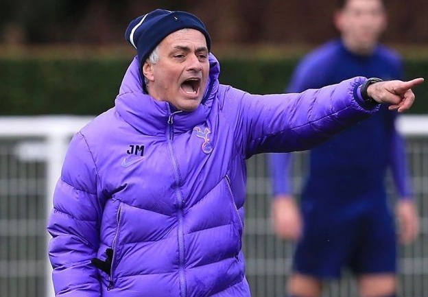 HLV Mourinho khien Tottenham gap kho khan hinh anh
