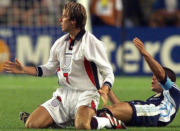 Ngay Beckham bi ca nuoc Anh quay lung hinh anh