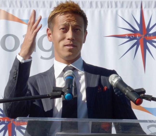 Keisuke Honda va de che kinh doanh trieu USD hinh anh