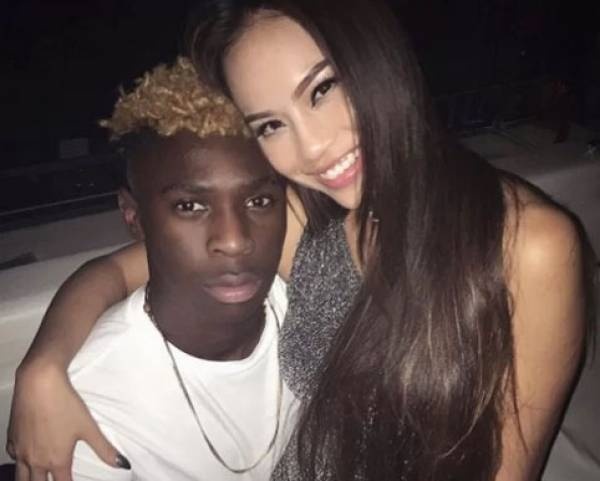 Tiec tung voi sieu mau, sao Premier League tra gia dat hinh anh