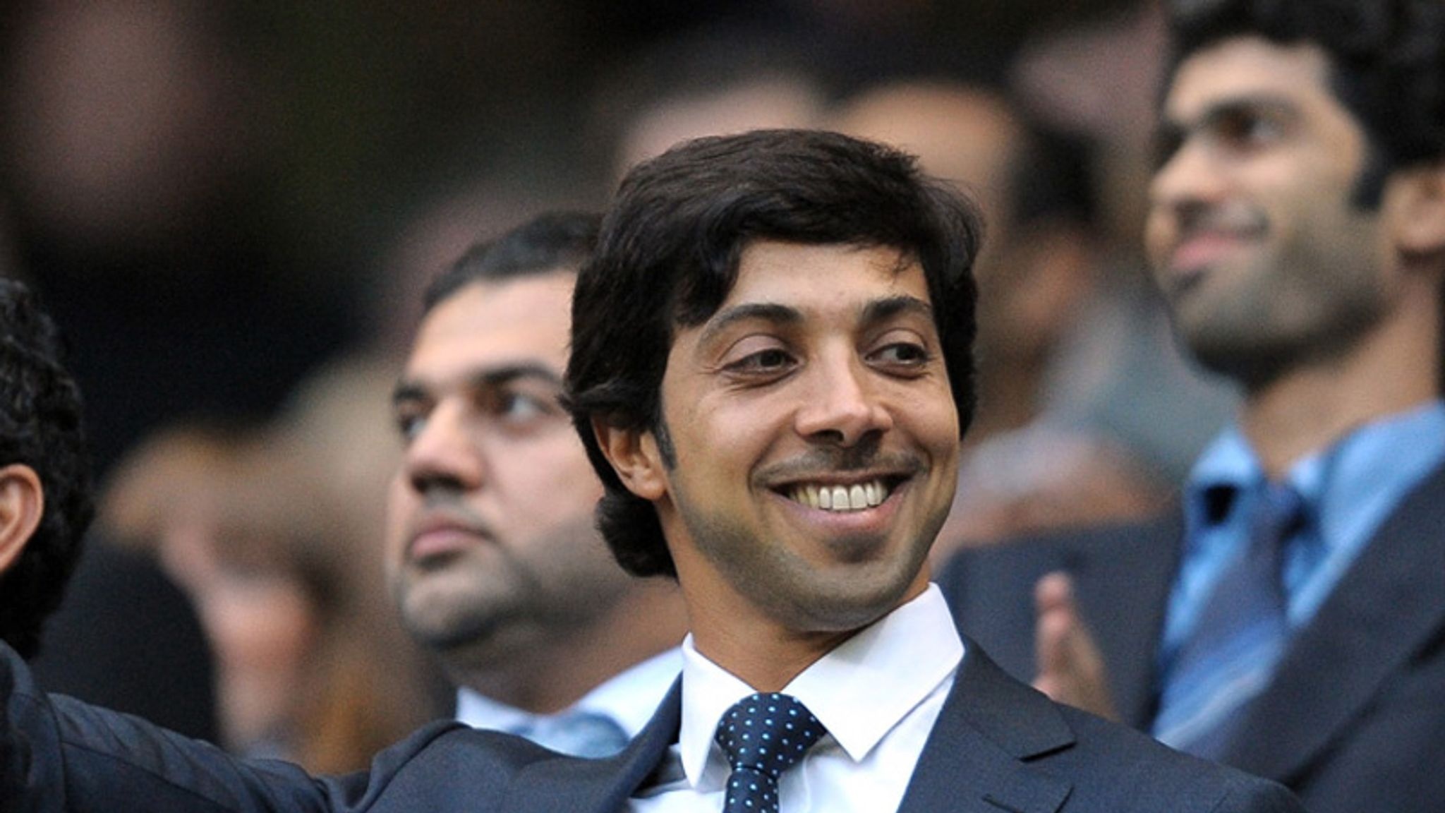 Ong chu Man City bo 500 trieu bang mua sieu du thuyen hinh anh