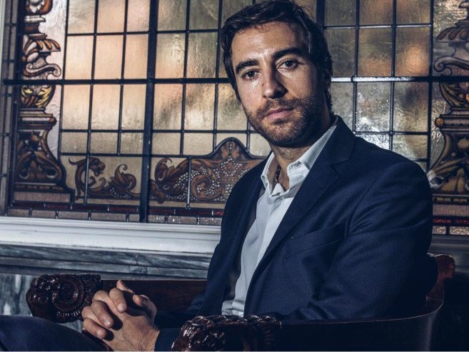 Tham vong tri gia ty USD thay doi the gioi cua cuu cau thu Arsenal hinh anh