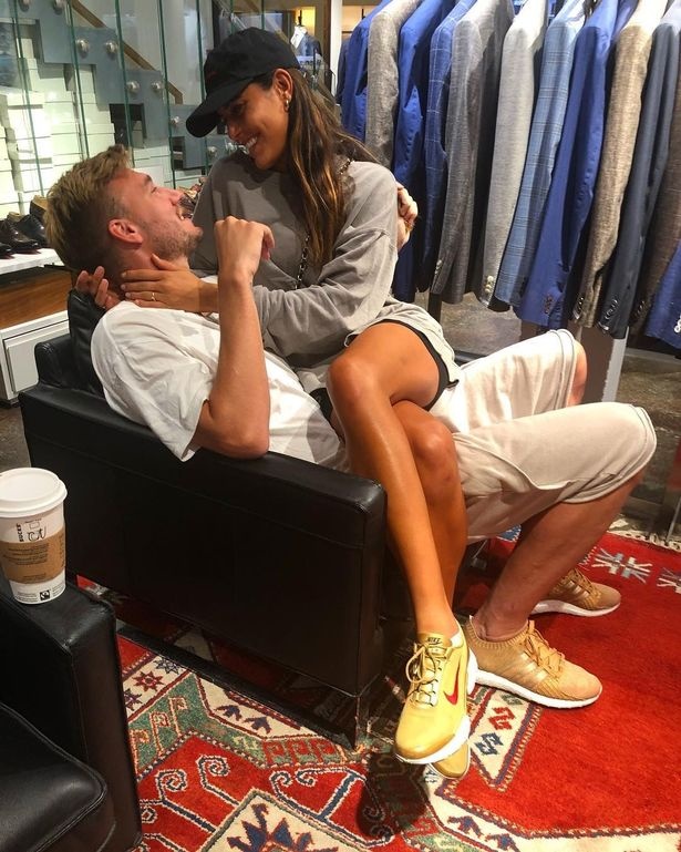 Nicklas Bendtner anh 8