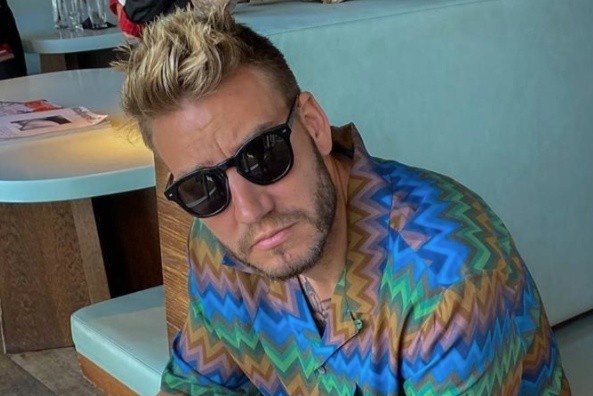 Bendtner tung ton hon 7 trieu USD vi co bac hinh anh