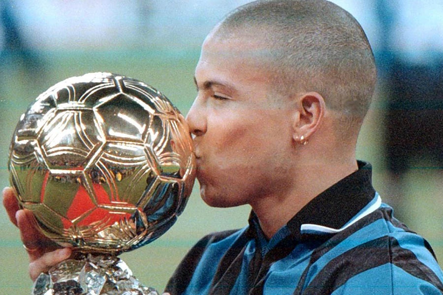 Nhung Qua bong vang tre nhat trong lich su hinh anh