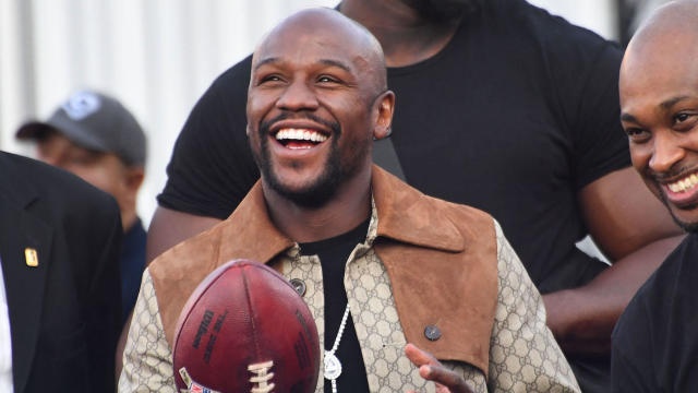 Mayweather con nhieu tien, chi tro lai voi gia 600 trieu USD hinh anh