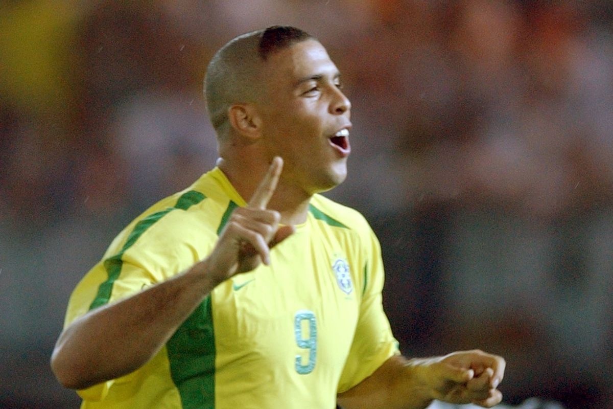 Ronaldo ‘beo’ va bi quyet ghi ban tu mon futsal hinh anh