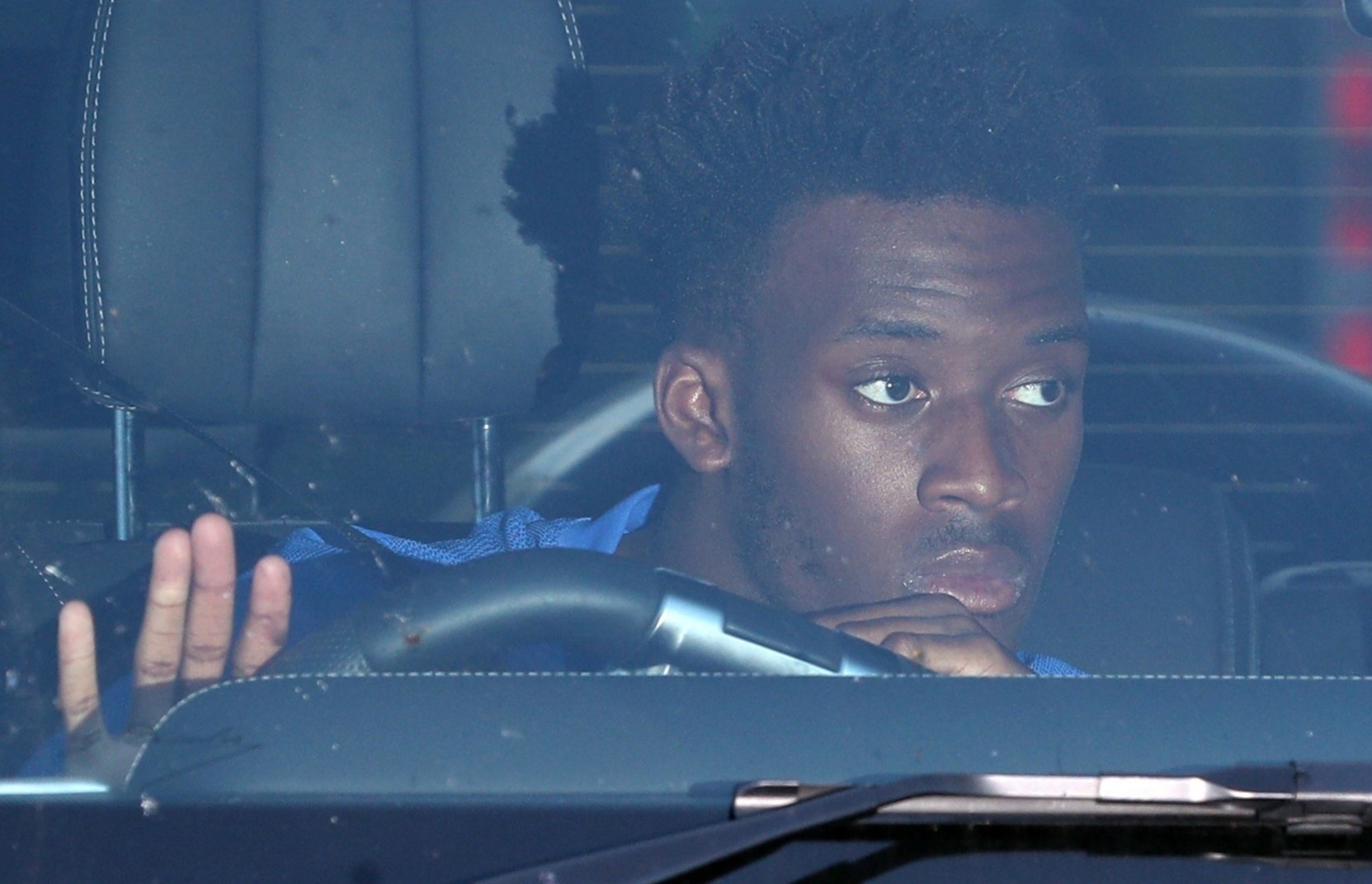 Callum Hudson-Odoi tro lai tap luyen sau su co voi nguoi mau hinh anh