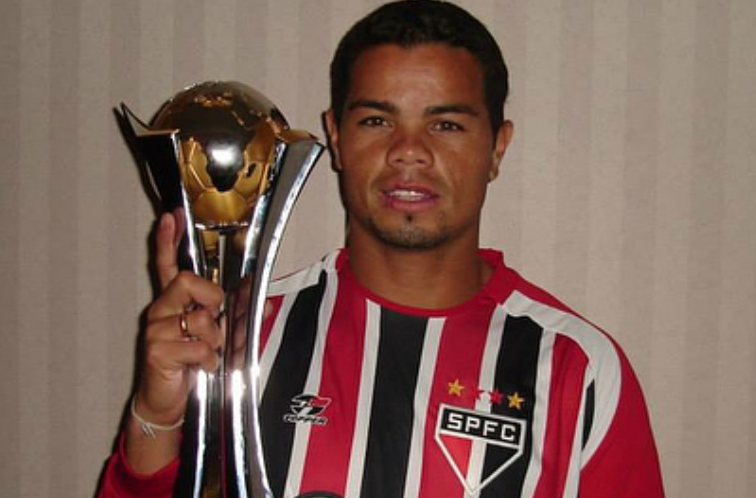 Ban HCV de mua ma tuy, nha vo dich the gioi tu huy hoai cuoc doi hinh anh