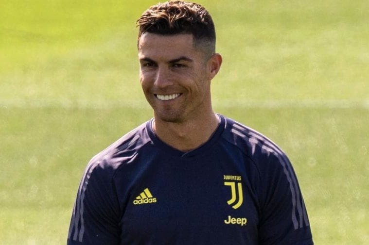 Ronaldo bi CLB Nga thach thuc sau man sut bong vao ro hinh anh