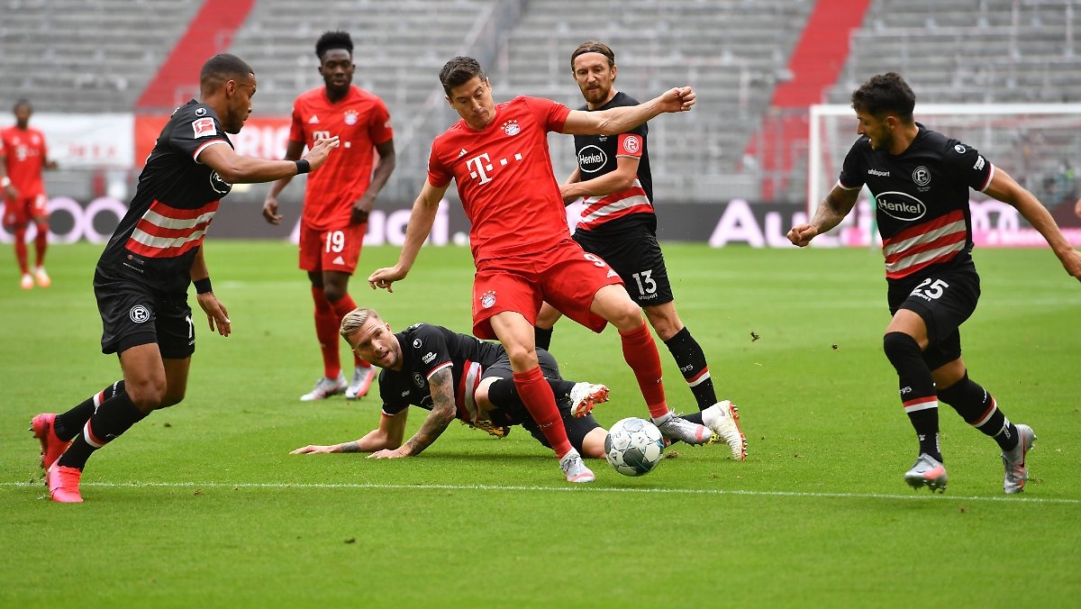 Robert Lewandowski anh 1