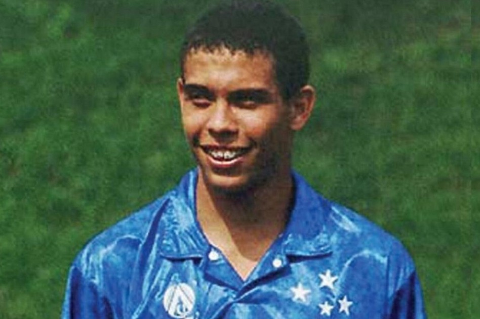 Ronaldo 'beo' tung bi nghi gian lan tuoi hinh anh