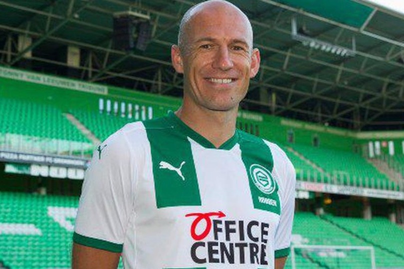 Robben tung gay kinh ngac o tuoi 16 hinh anh