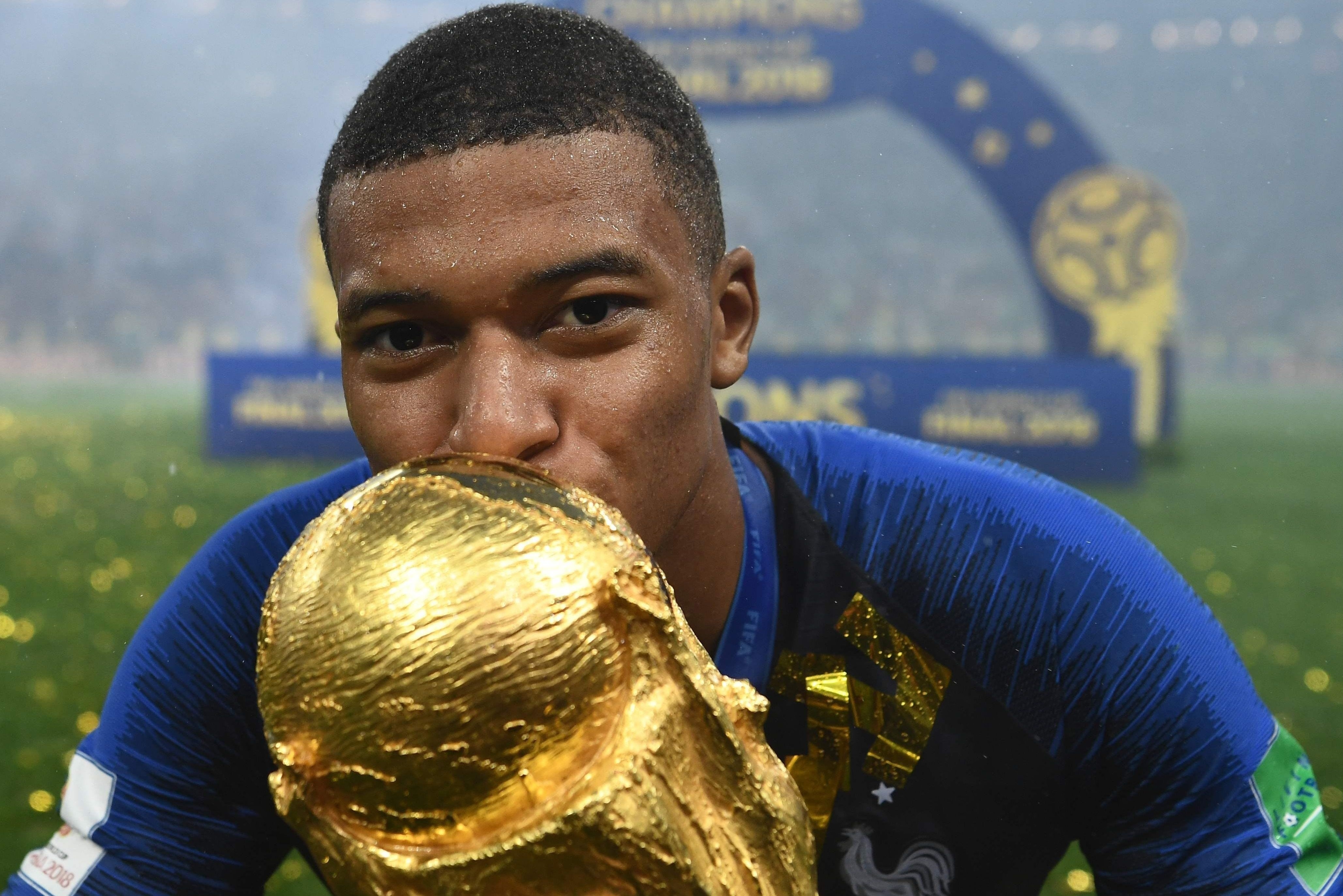 Bong da Phap khuynh dao the gioi nho ngoi truong Clairefontaine hinh anh