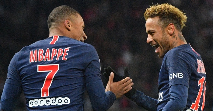 Neymar che nhao Mbappe trong buoi tap cua PSG hinh anh
