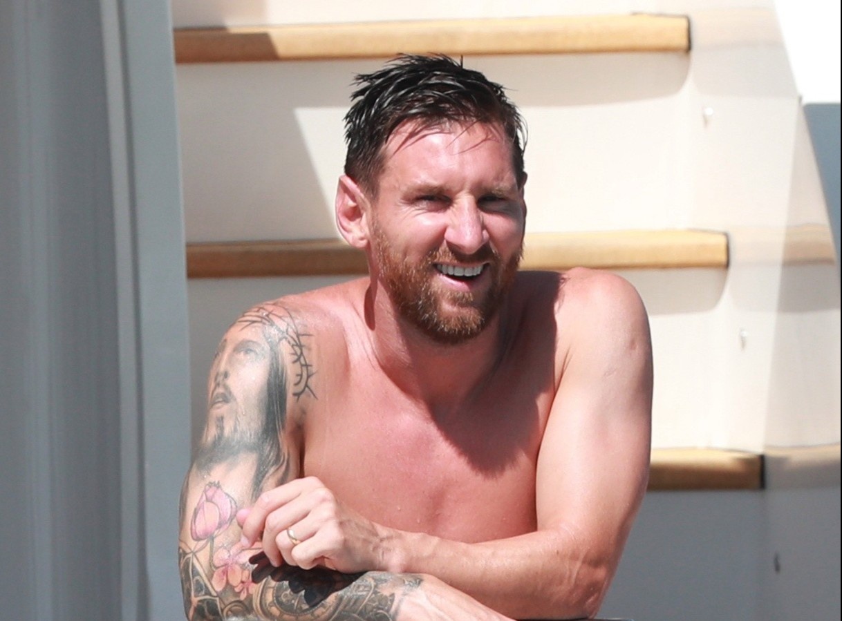 Messi di nghi mat truoc thong tin doi thay HLV Barca hinh anh