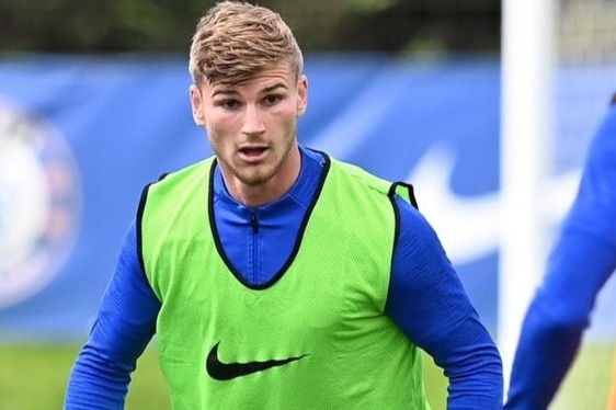 Tan binh 52 trieu euro co buoi tap ra mat Chelsea hinh anh