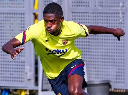 Dembele tro lai tap luyen cung Barca hinh anh