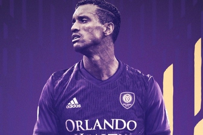 Cuu sao MU lap cong chuoc toi giup doi nha tao dia chan hinh anh