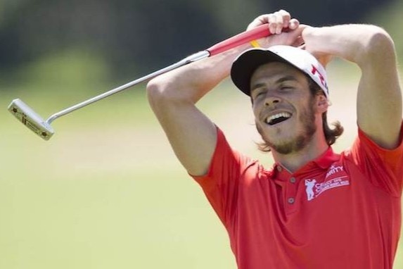 Bale di choi golf khi bi Zidane loai khoi tran gap Man City hinh anh