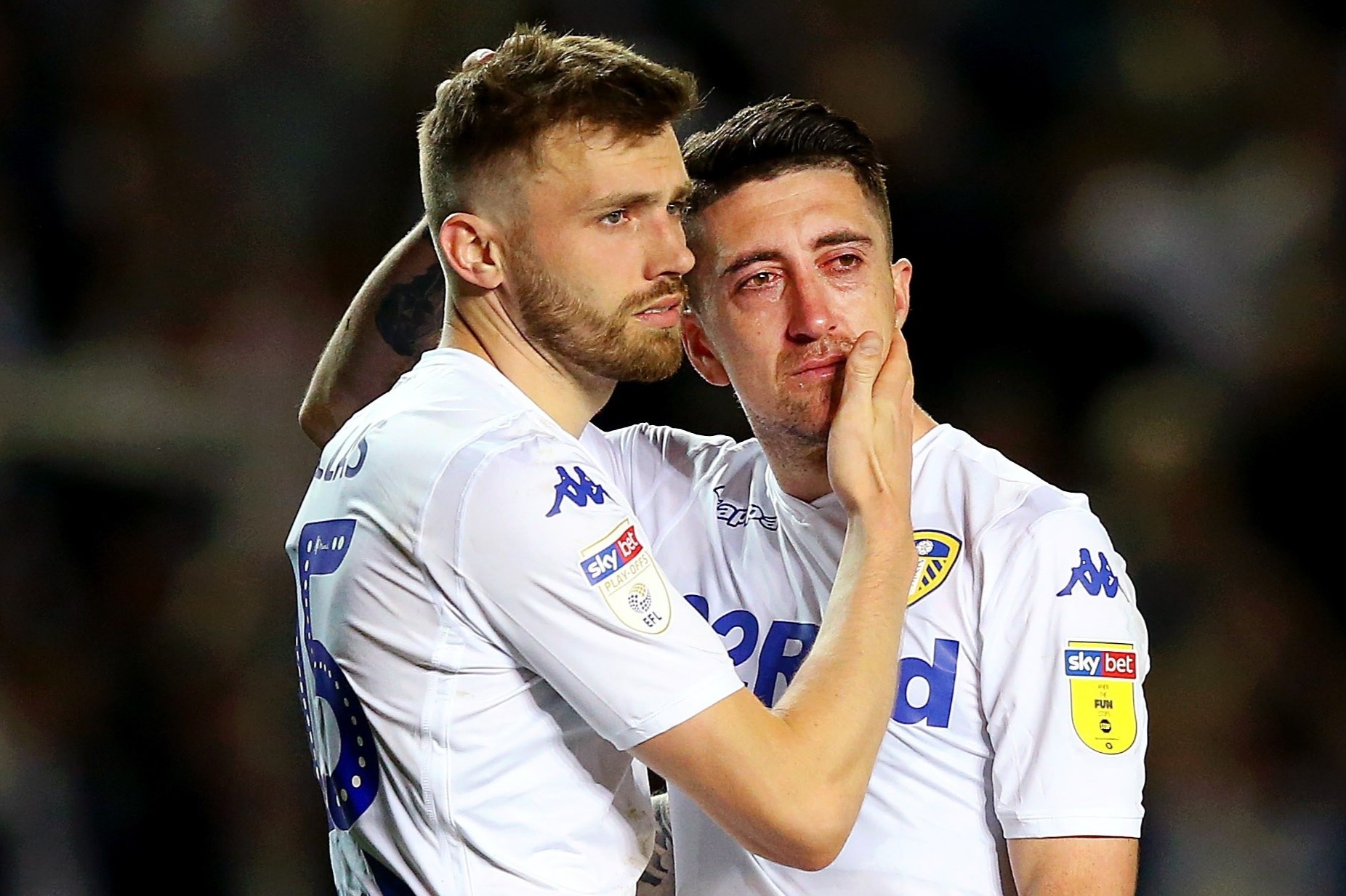 Doi bong bi ghet nhat nuoc Anh tap nang truoc mua giai moi hinh anh