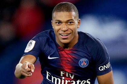 Mbappe va vien ngoc cuoi cung tren vuong mien hinh anh