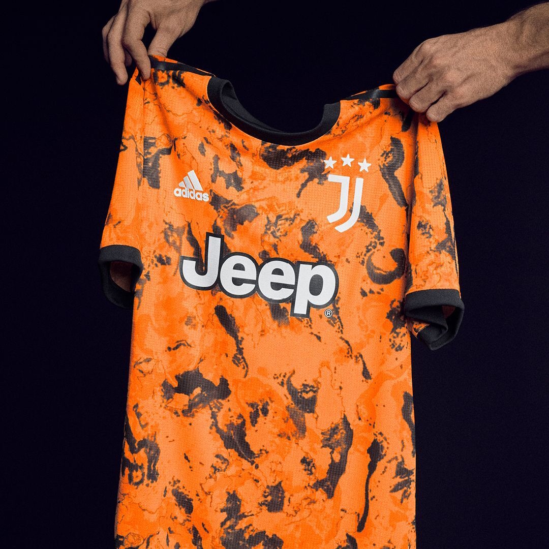 ao dau Juventus anh 4