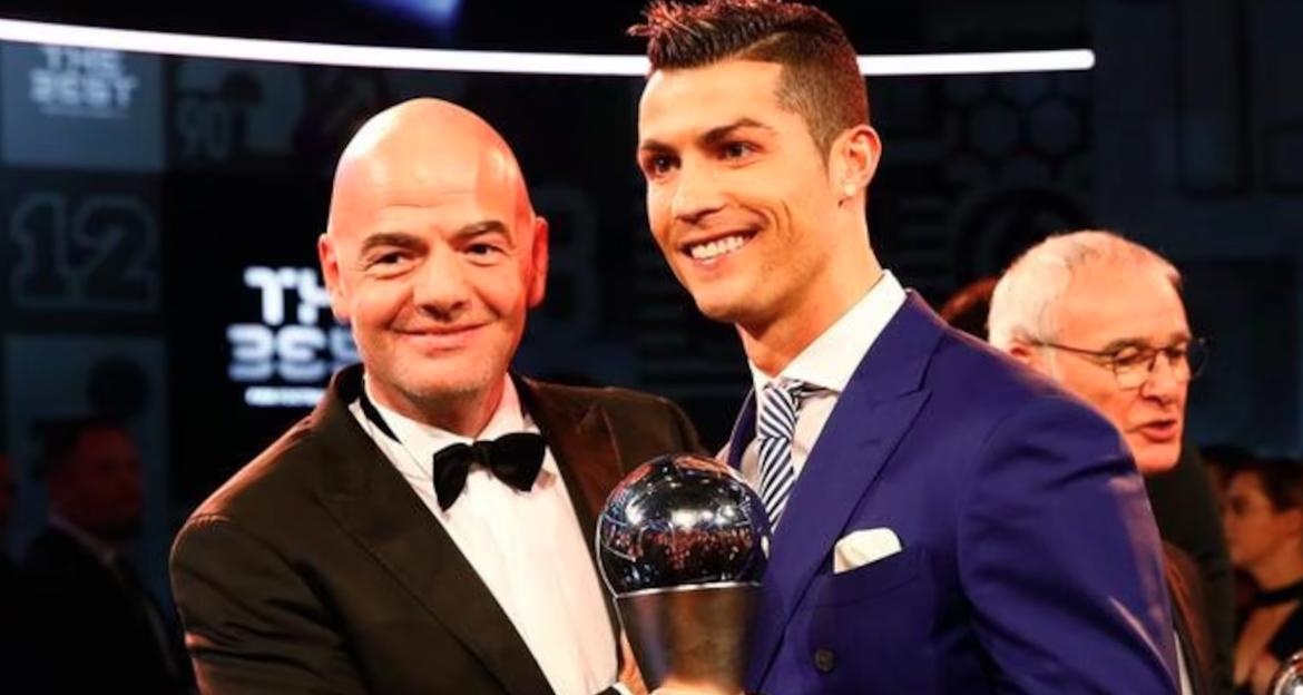 Chu tich FIFA ung ho quan diem cua Ronaldo hinh anh