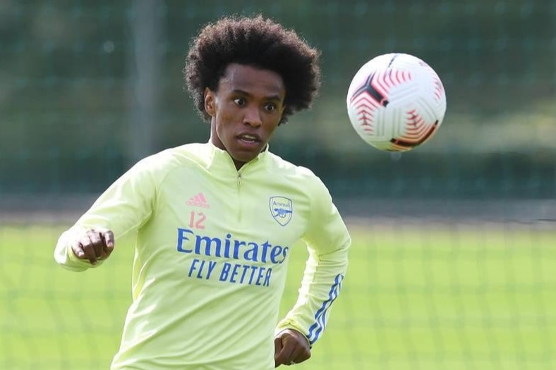 Willian noi bat trong buoi tap dau cung Arsenal hinh anh