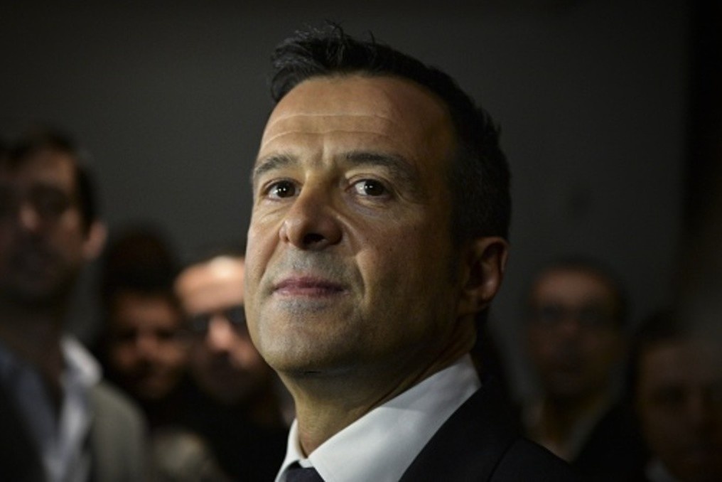 Jorge Mendes kiem bon tien giua khung hoang hinh anh